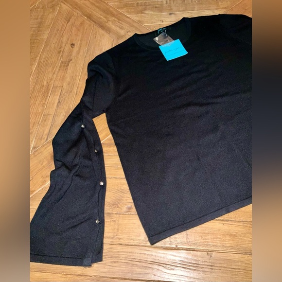 Faith + Zoe NWT size xl lightweight black sweater-sleeves openings w/silver - Picture 1 of 11